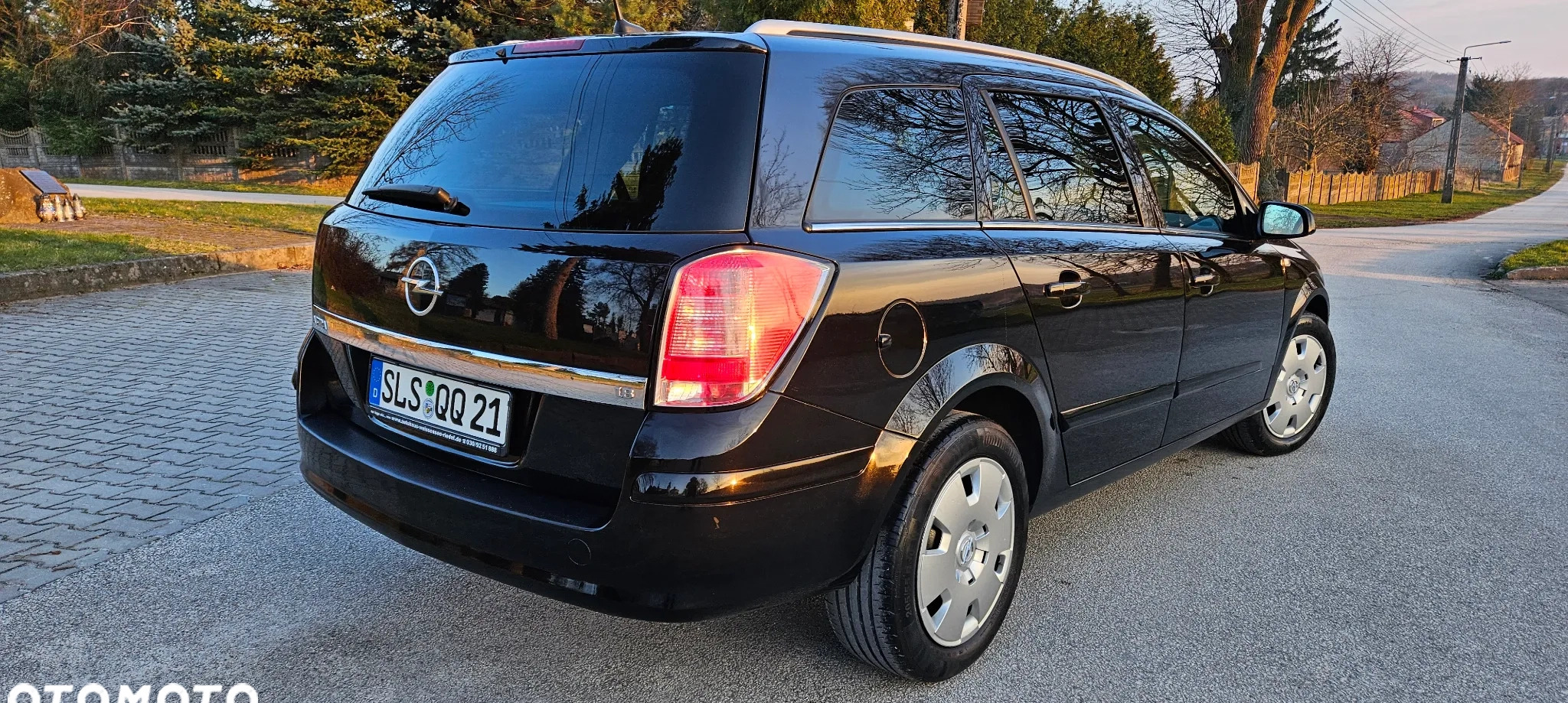 Opel Astra cena 14500 przebieg: 178960, rok produkcji 2007 z Szczebrzeszyn małe 137